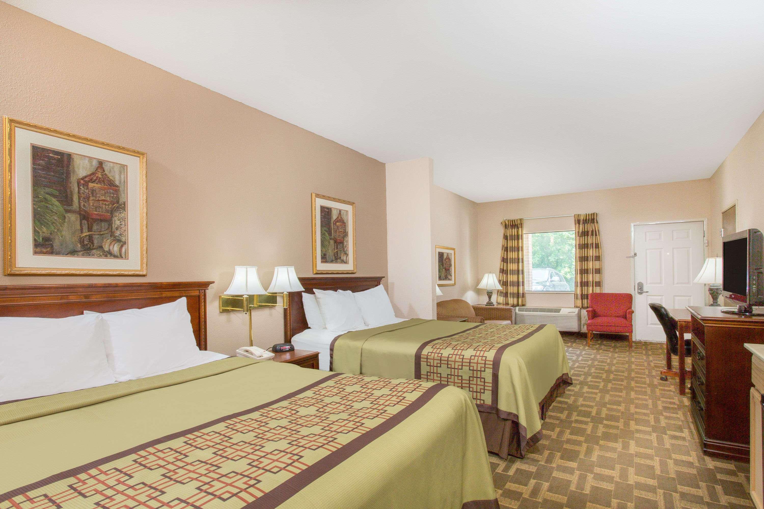 Days Inn By Wyndham Lexington Bagian luar foto