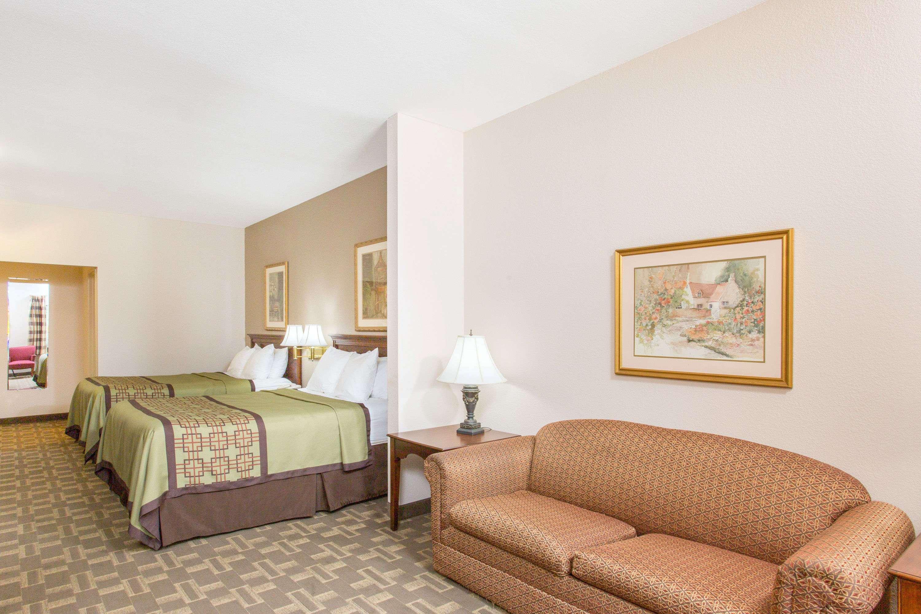 Days Inn By Wyndham Lexington Bagian luar foto